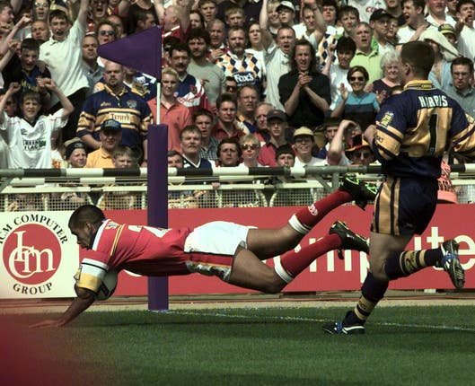 Rugby final Simpson try