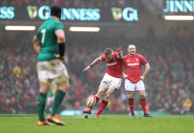 Gareth Anscombe kept the scoreboard ticking over