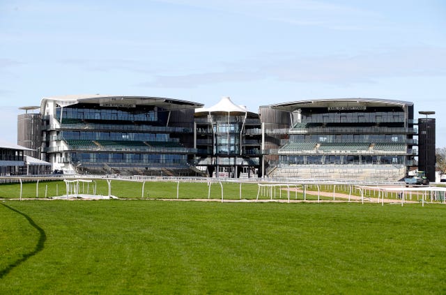 Aintree's Becher Chase meeting can have a limited crowd