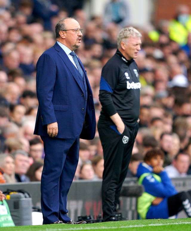 Rafael Benitez (left) and David Moyes on the touchline