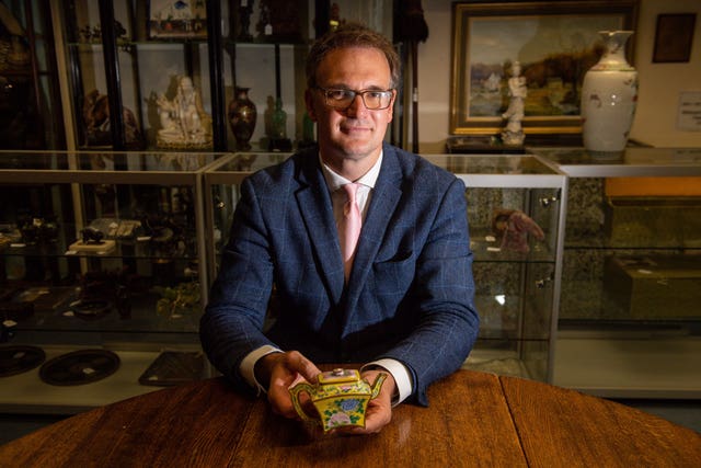 Imperial Chinese Teapot sale
