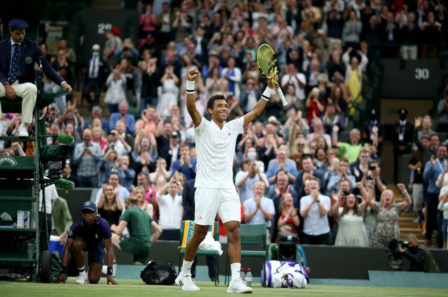 Auger Aliassime celebrates his win against Alexander Zverev
