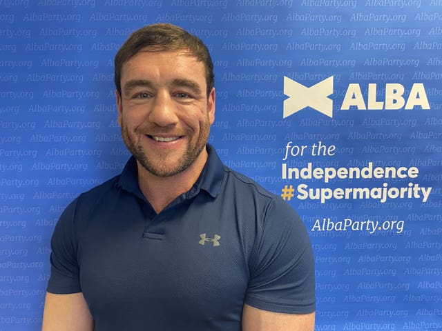 Alex Arthur in front of an Alba screen