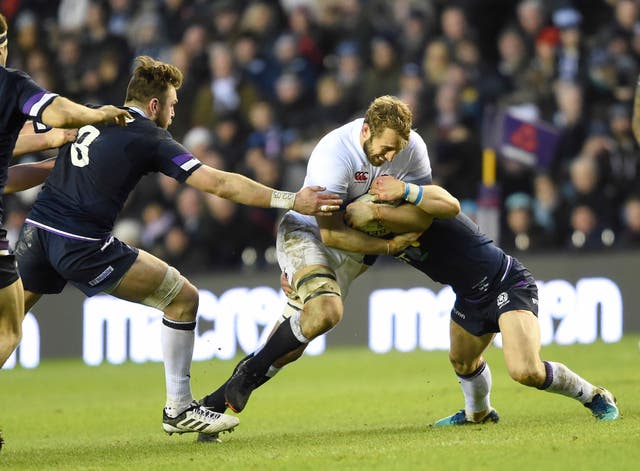 Chris Robshaw (centre) was one of few Englishmen to emerge with any credit at Murrayfield