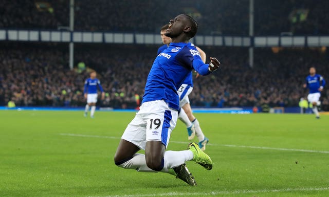 Everton’s Oumar Niasse celebrates scoring