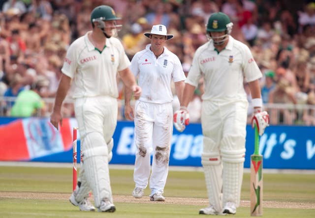 Graeme Smith (left) and Jacques Kallis (right) have both joined the South Africa set-up