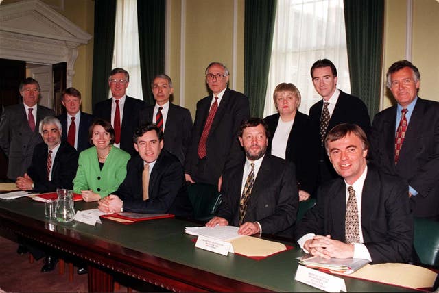 Frank Field resigns the Labour whip