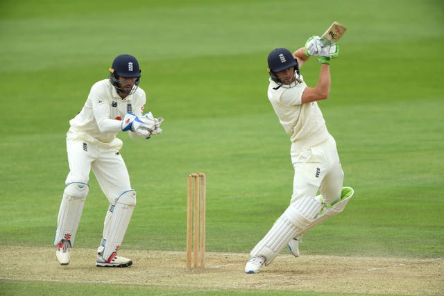 Ben Foakes (left) will take the place of Jos Buttler (batting) in Chennai.