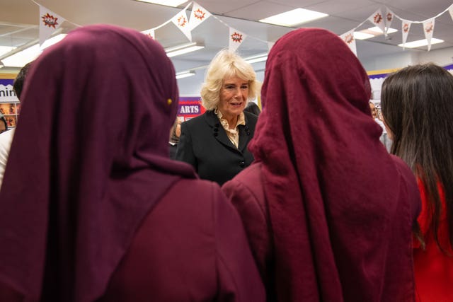 Camilla meets the pupils