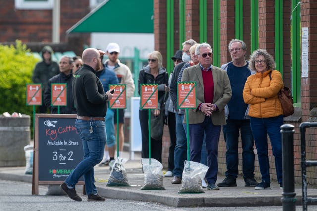 Coronavirus queue