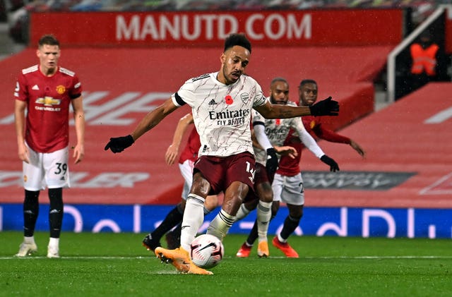 Pierre-Emerick Aubameyang scores the game's only goal