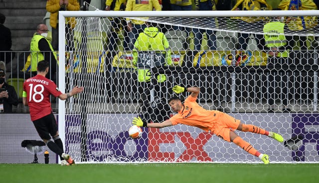 Bruno Fernandes scored his penalty against Villarreal