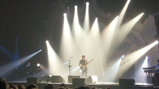 Chris Rea collapses on stage