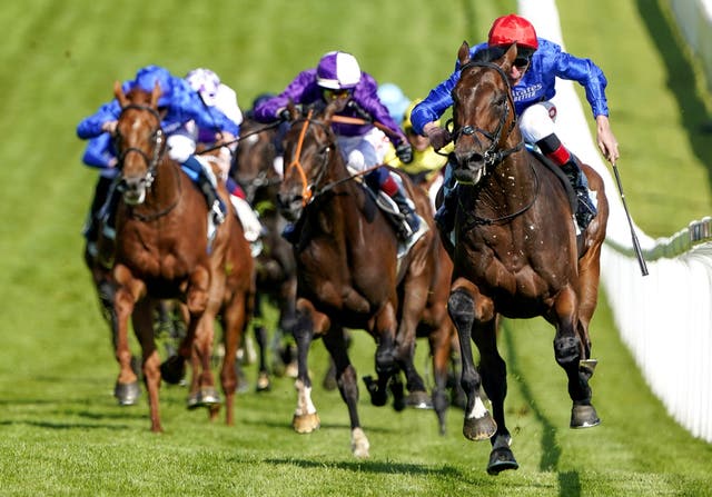 Mojo Star chases home Adayar in the 2021 Derby