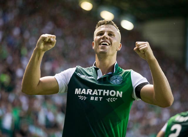 Hibernian striker Florian Kamberi is set to move to Rangers