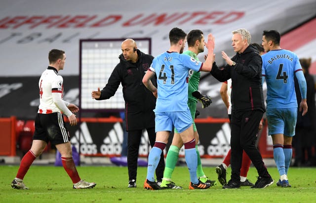 David Moyes (second right) congratulates Declan Rice after the win over Sheffield United 