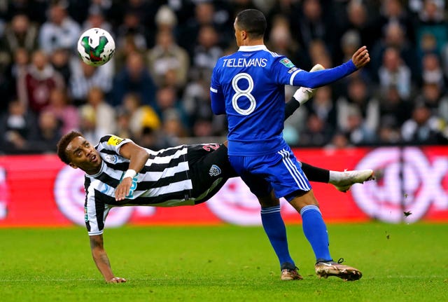 Dan Burn strike sets Newcastle on their way to Carabao Cup semi-final