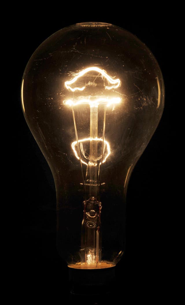 Traditional light bulbs to be replaced