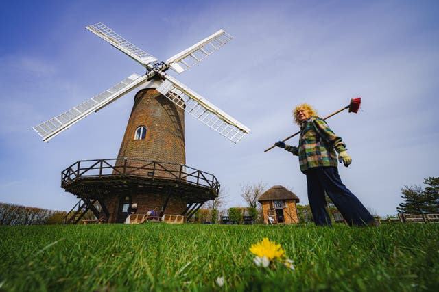 Wilton Windmill spring clean