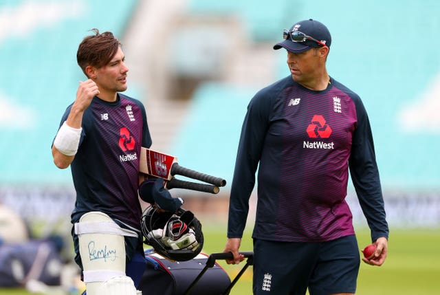 Marcus Trescothick (right) admits he has not had an ideal amount of time with England's batsmen 