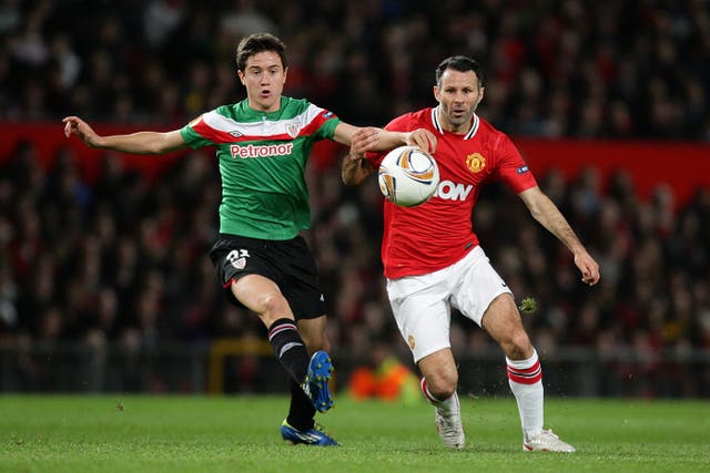 Ander Herrera battles with Ryan Giggs during his time at Athletic Bilbao