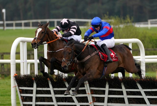 Broomfield Hall (left) sees off the persistent challenge of the UK raider Gin Coco