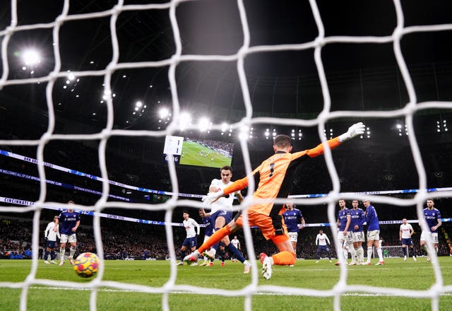 Sergio Reguilon scores for Spurs