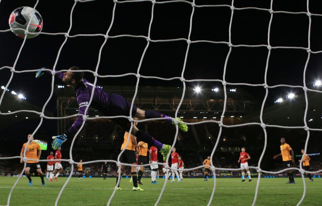 Ruben Neves beat David De Gea with a fine finish