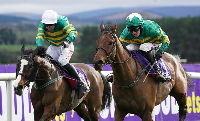 Midnight Maestro (right) and Shady Operator fight out the finish