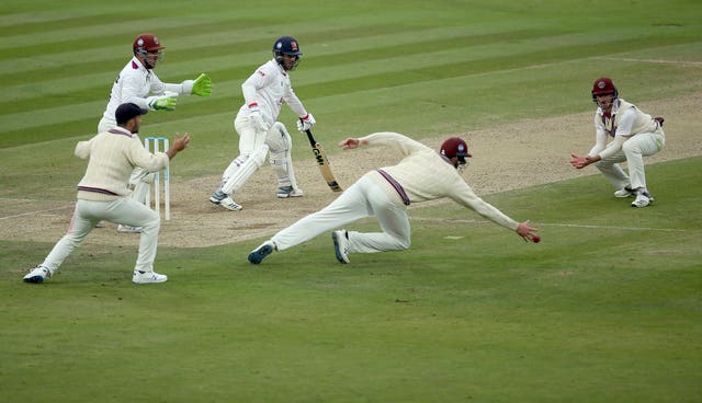 Ryan Ten Doeschate helped keep Somerset at bay