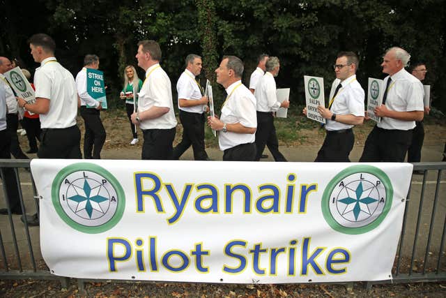 Ryanair pilots on a picket line