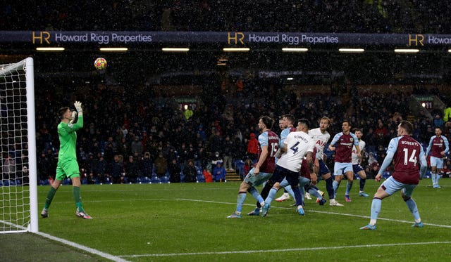 Ben Mee heads winner as Burnley stun Tottenham to boost survival hopes