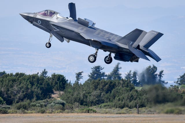 F-35 Lightning jets overseas deployment