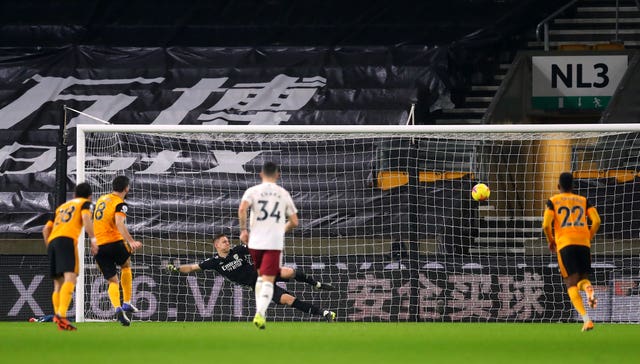 Ruben Neves fires home the Wolves equaliser from the penalty spot 