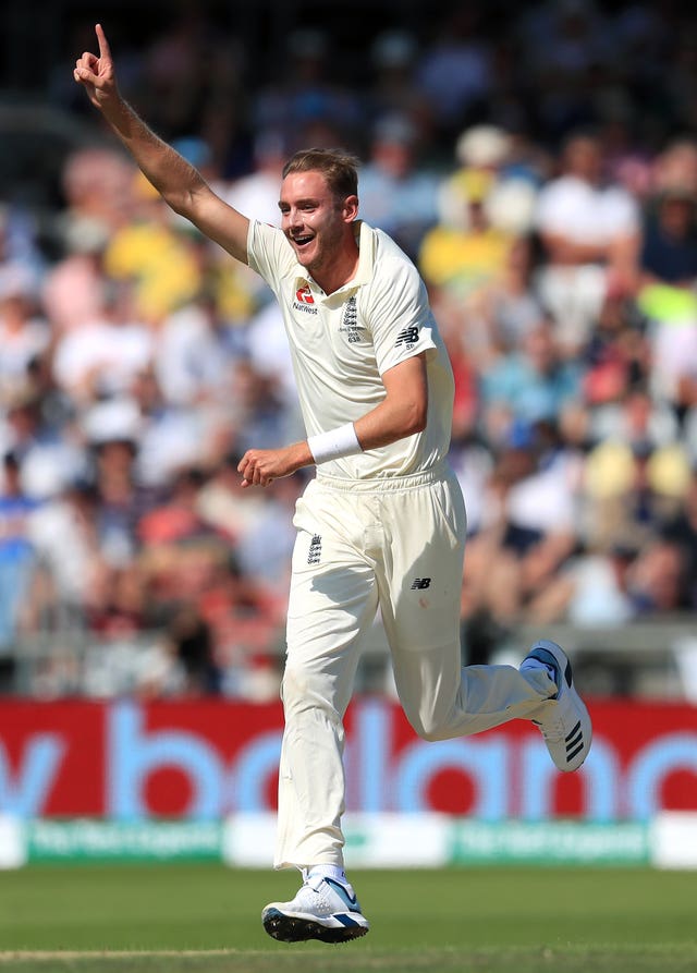 Stuart Broad celebrates the familiar scalp of David Warner