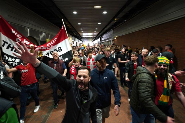 Manchester United fans protest