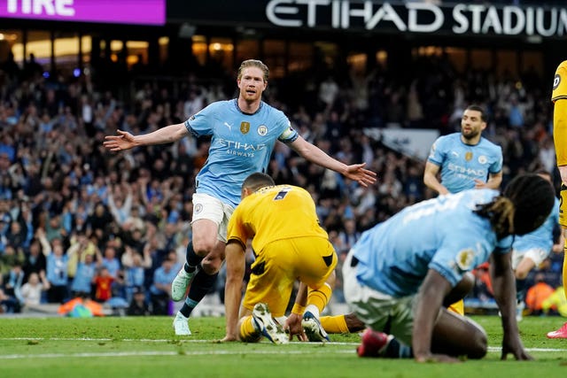 Kevin De Bruyne celebrates