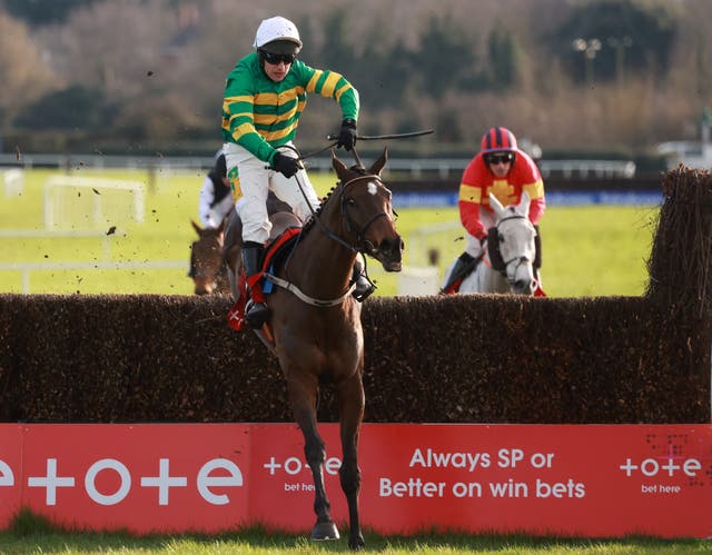 I Am Maximus in action in the Bobbyjo at Fairyhouse