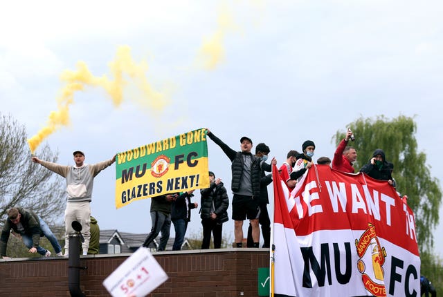 Manchester United fans raged at the Glazers on Sunday