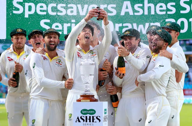 Australia take the urn home 