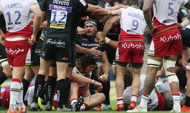 Don Armand scores a try as Exeter beat Northampton to top the Gallagher Premiership