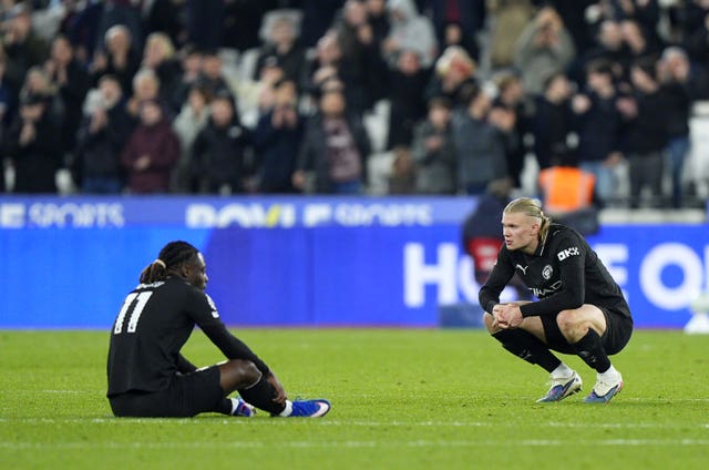 Manchester City react on the pitch
