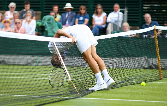 Dan Evans gets in a tangle on Court 18