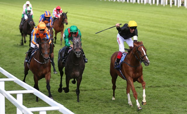 Stradivarius fought off Vazirabad to emerge victorious last year