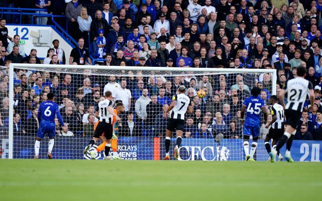 Alexander Isak equalises for Newcastle