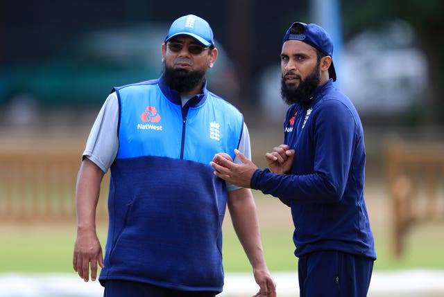 Saqlain Mushtaq (left) has been working with Rashid.