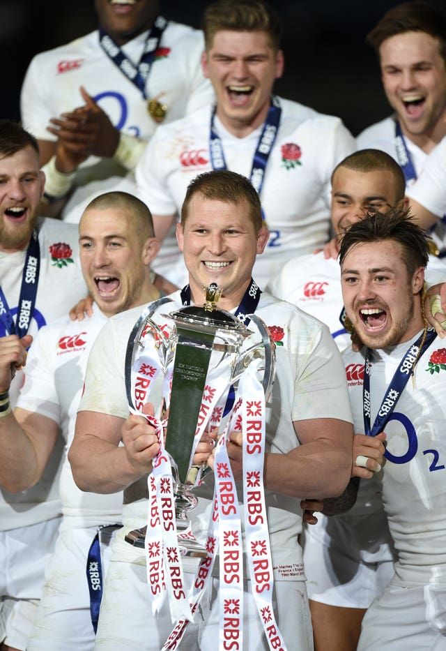 Hartley with the Six Nations Trophy after victory in 2016