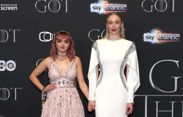 Maisie Williams (left) and Sophie Turner 