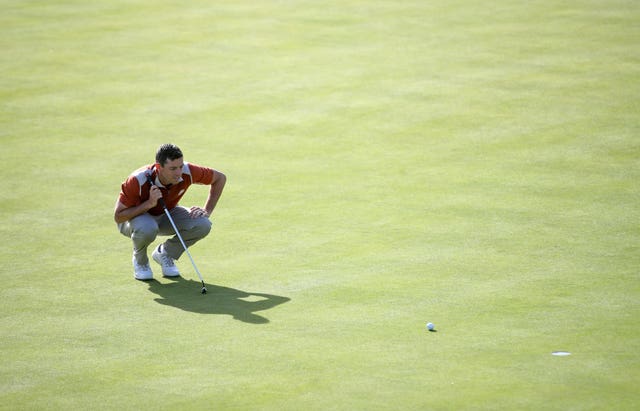 Rory McIlroy sizes up a hole