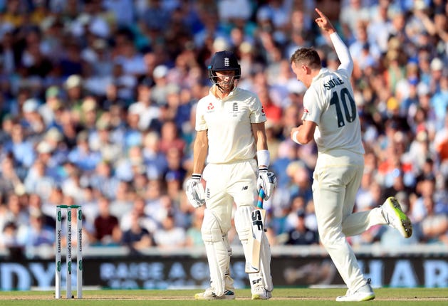 Peter Siddle celebrates the dismissal of Joe Denly